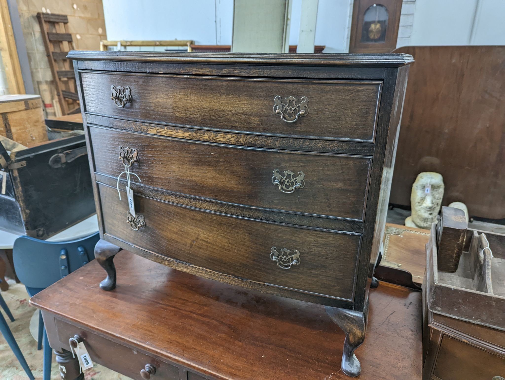 Two mahogany bow front chests, larger width 80cm, depth 48cm, height 80cm